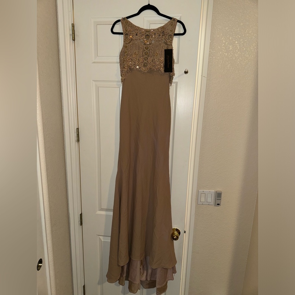 Dress - Picture 3 of 11